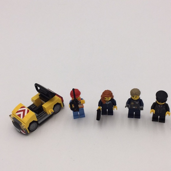 Lego  City Airport Service Building Set Plane Limousine Vehicle 5 Figures 60102 - Picture 9 of 11